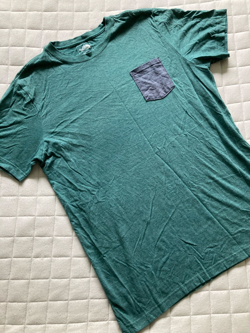 The North Face Men’s Teal Green Short Sleeve Pocket Tee with Contrast Pocket